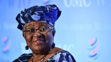 Nigéria Ngozi Okonjo-Iweala prend la tête de l’OMC