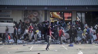 Pillages en Afrique du Sud: plusieurs enseignent fermer temporairement leurs portes