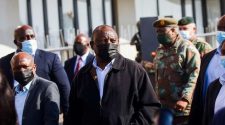 Violences en Afrique du Sud: le president Cyril Ramaphosa évoque la thèse d’un complot
