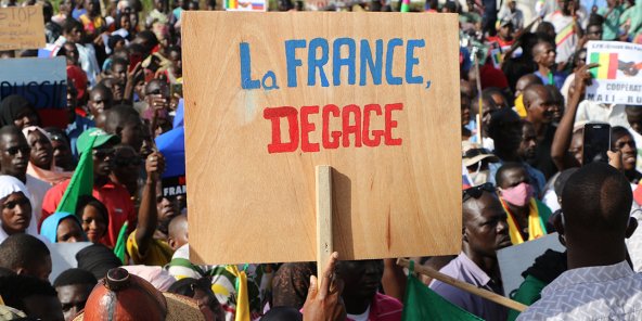 France en Afrique : une diplomatie toujours sous conditionnement colonial