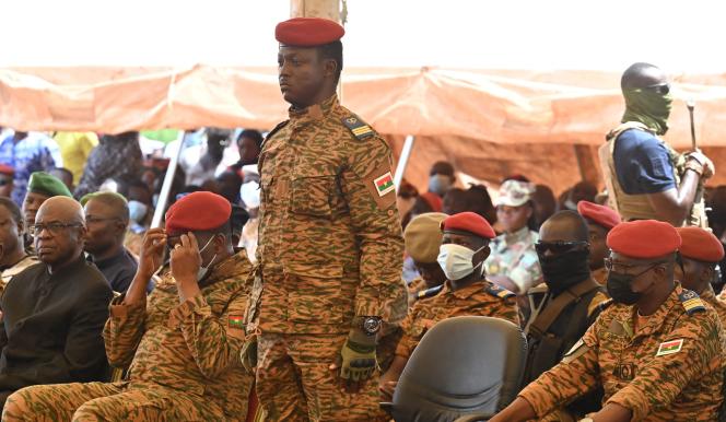 Burkina Faso : Le capitaine Traoré devient officiellement président de la transition