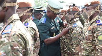 Côte d’Ivoire : les 49 soldats de la 8ème NSE décorés dans l’ordre national